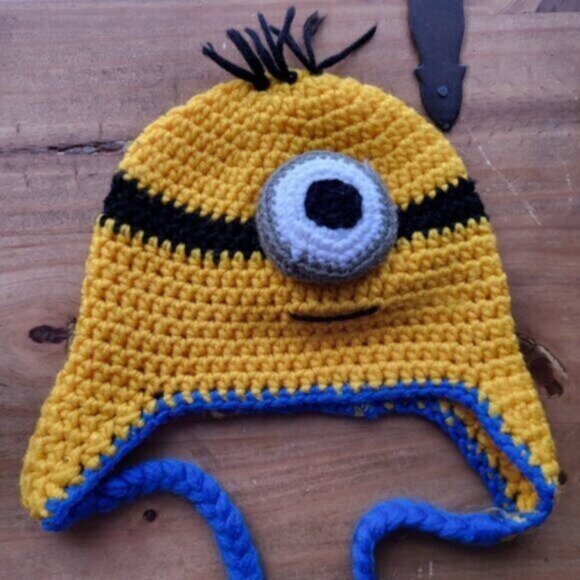 Handmade Knit Minions Hat Kids/Youth - Picture 4 of 5